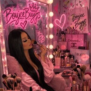 💋”Boujee isn’t a look. It’s a lifestyle.” “Stay pretty. Stay private.”
